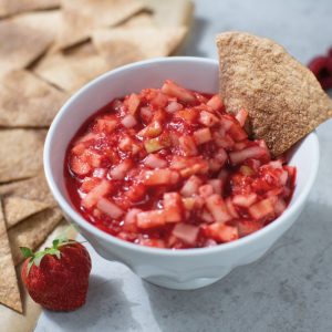 Erdbeer-Salsa mit Zimtchips