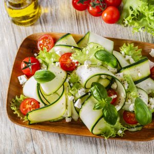 Mediterraner Zucchini Salat